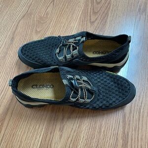 Clohco pull on Black Mesh Hiking/Water Shoes
